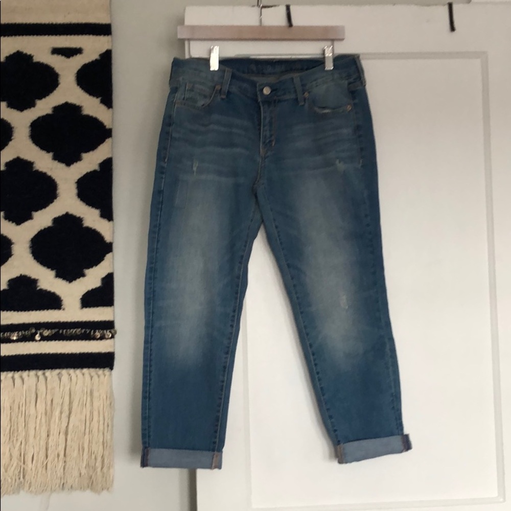Cropped Blue Jeans
